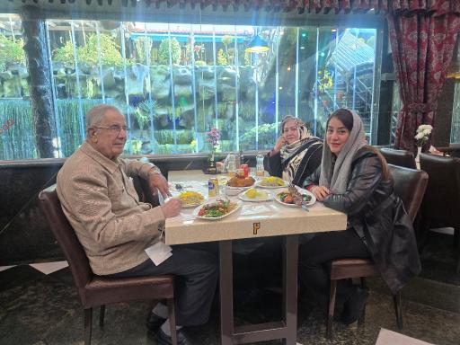 عکس کافه رستوران پسرخاله