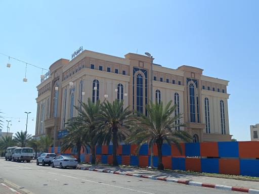 عکس مرکز خرید دیپلمات