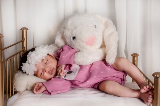 عکس آتلیه  کودک و بارداری فندق