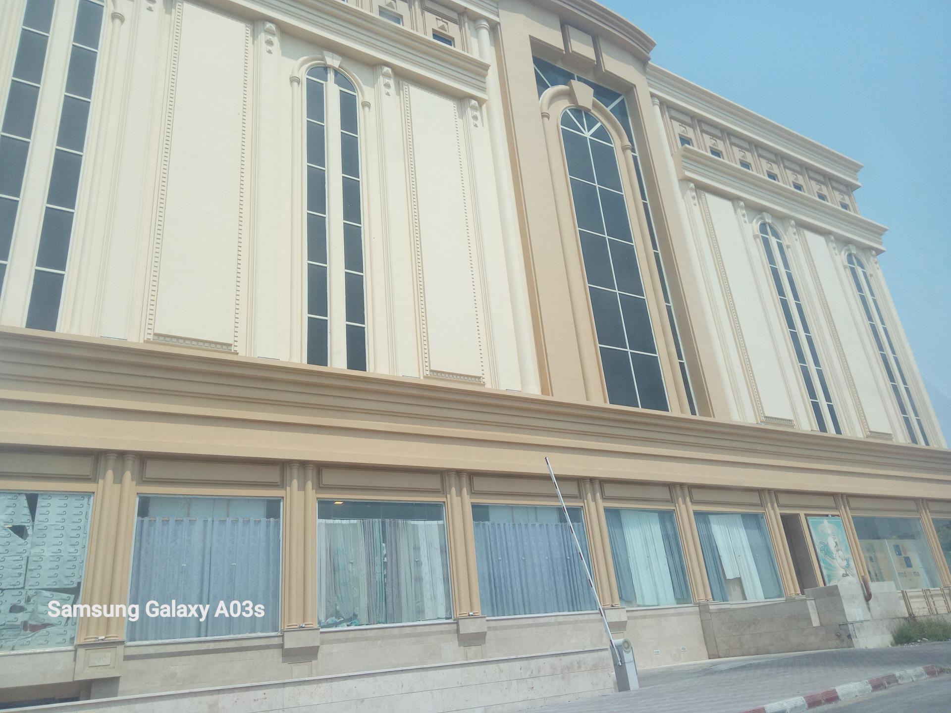 عکس مرکز خرید دیپلمات