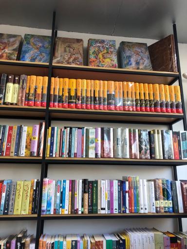 عکس کتاب فروشی پدر