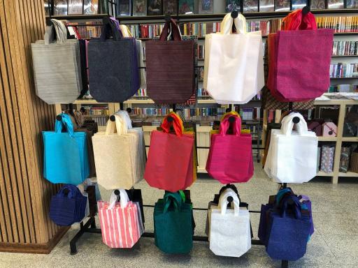 عکس کتاب فروشی پدر