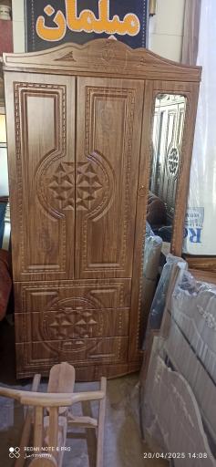 عکس تولیدی مبل و مصنوعات چوبی مارال