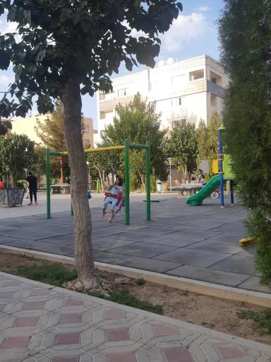 عکس زمین بازی کودکان شیرودی