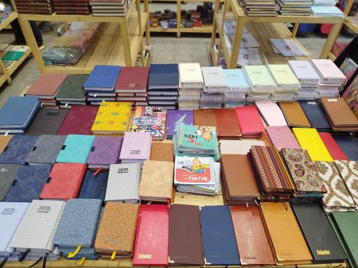 عکس کتاب فروشی پدر