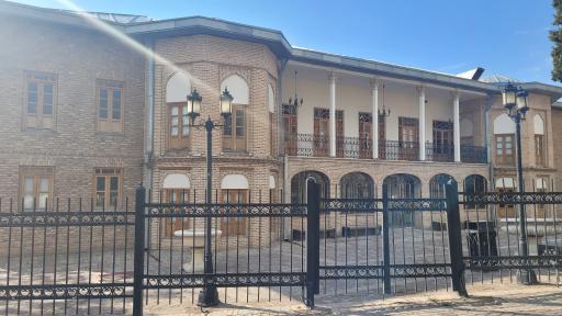 عکس عمارت ارباب هرمز (موزه گرافیک ایران)