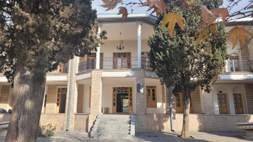 عکس عمارت ارباب هرمز (موزه گرافیک ایران)
