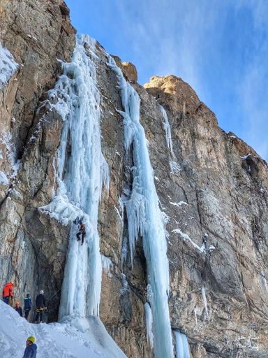 عکس آبشار خور