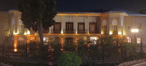 عکس عمارت ارباب هرمز (موزه گرافیک ایران)