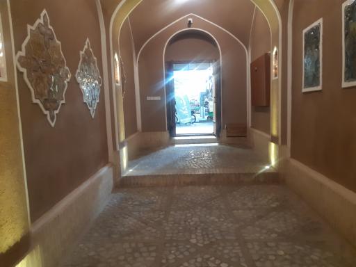 اقامتگاه سنتی عمارت ماندگار 