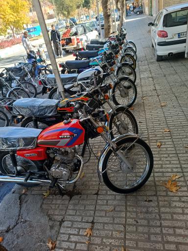 عکس موتور فروشی آرین سیکلت