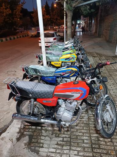 عکس موتور فروشی آرین سیکلت