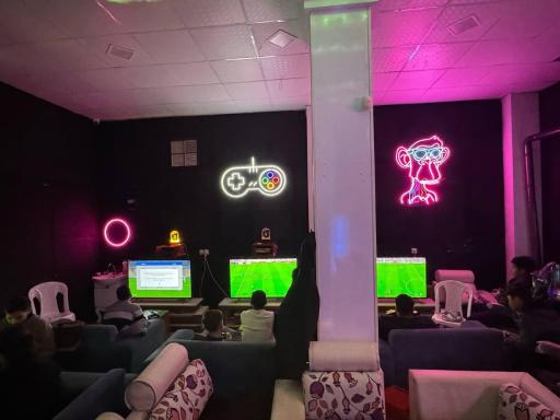 عکس گیم نت دایی علی