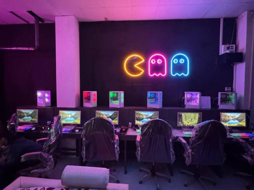 عکس گیم نت دایی علی