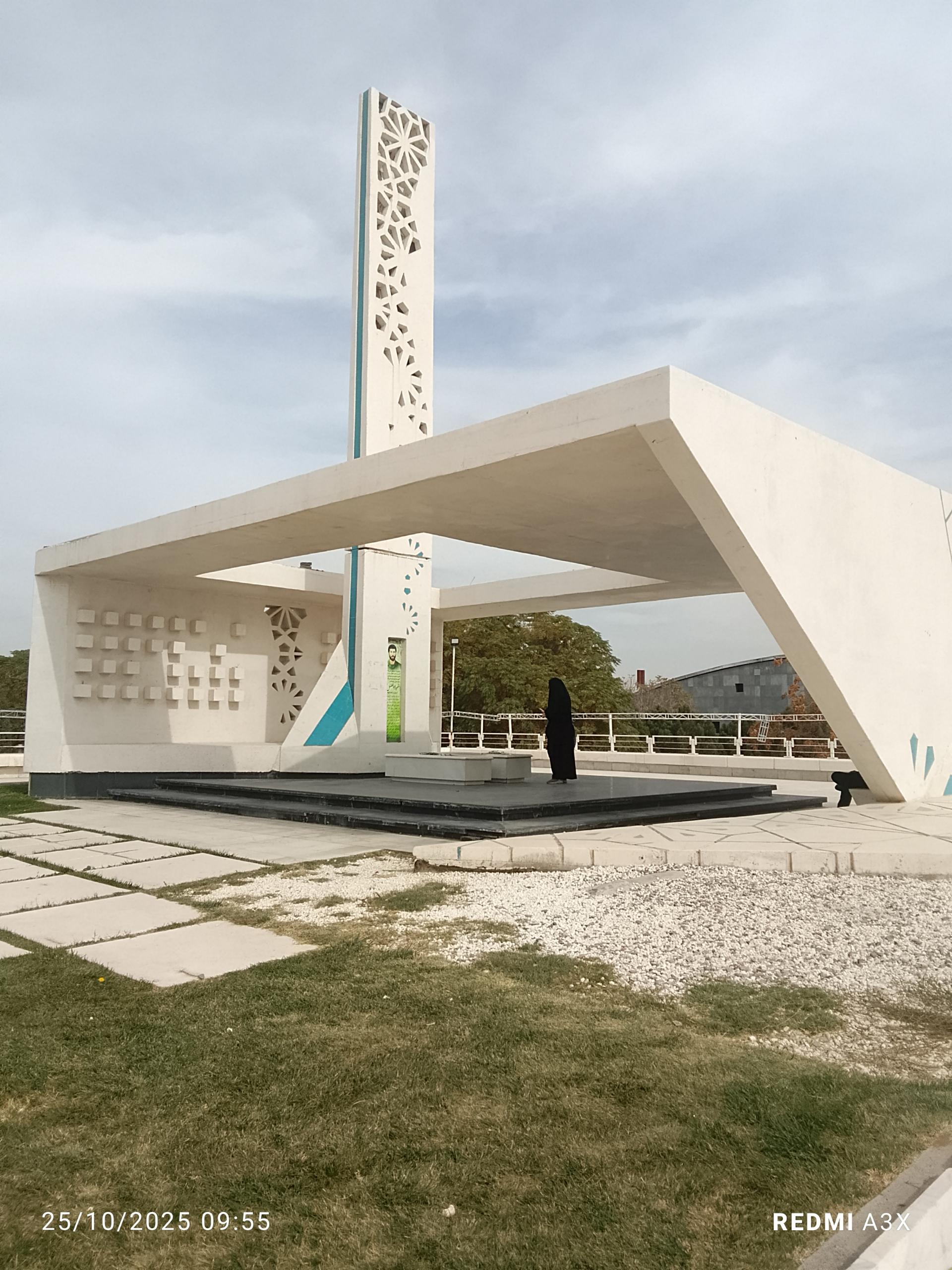 عکس مزار شهید ابوالفضل رفیعی