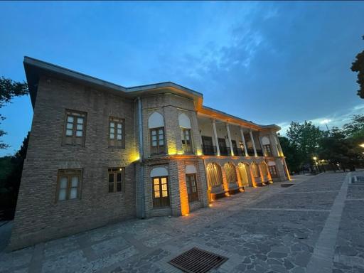عکس عمارت ارباب هرمز (موزه گرافیک ایران)