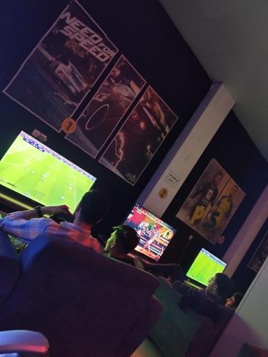 عکس گیم نت دایی علی