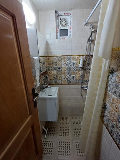 عکس عمارت مهربانو عقدا