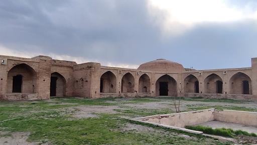 عکس کاروانسرای ینگی امام