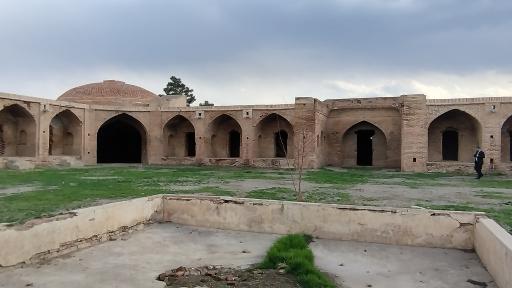 عکس کاروانسرای ینگی امام