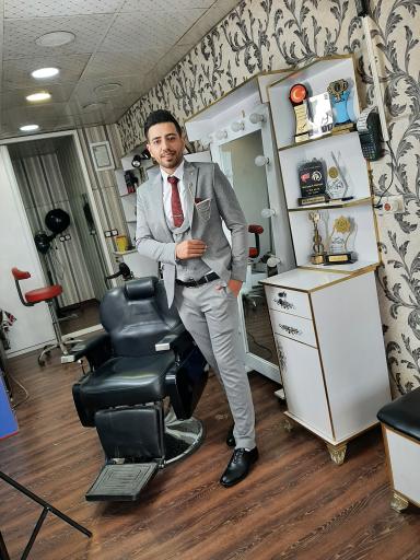 عکس پیرایش آریا