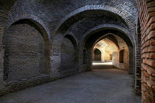 عکس کاروانسرای ینگی امام