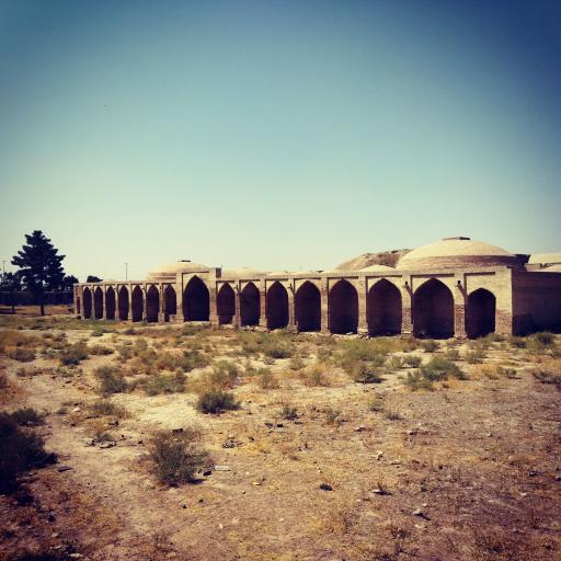 عکس کاروانسرای ینگی امام