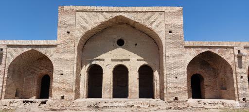عکس کاروانسرای ینگی امام
