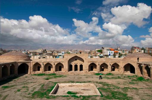 عکس کاروانسرای ینگی امام