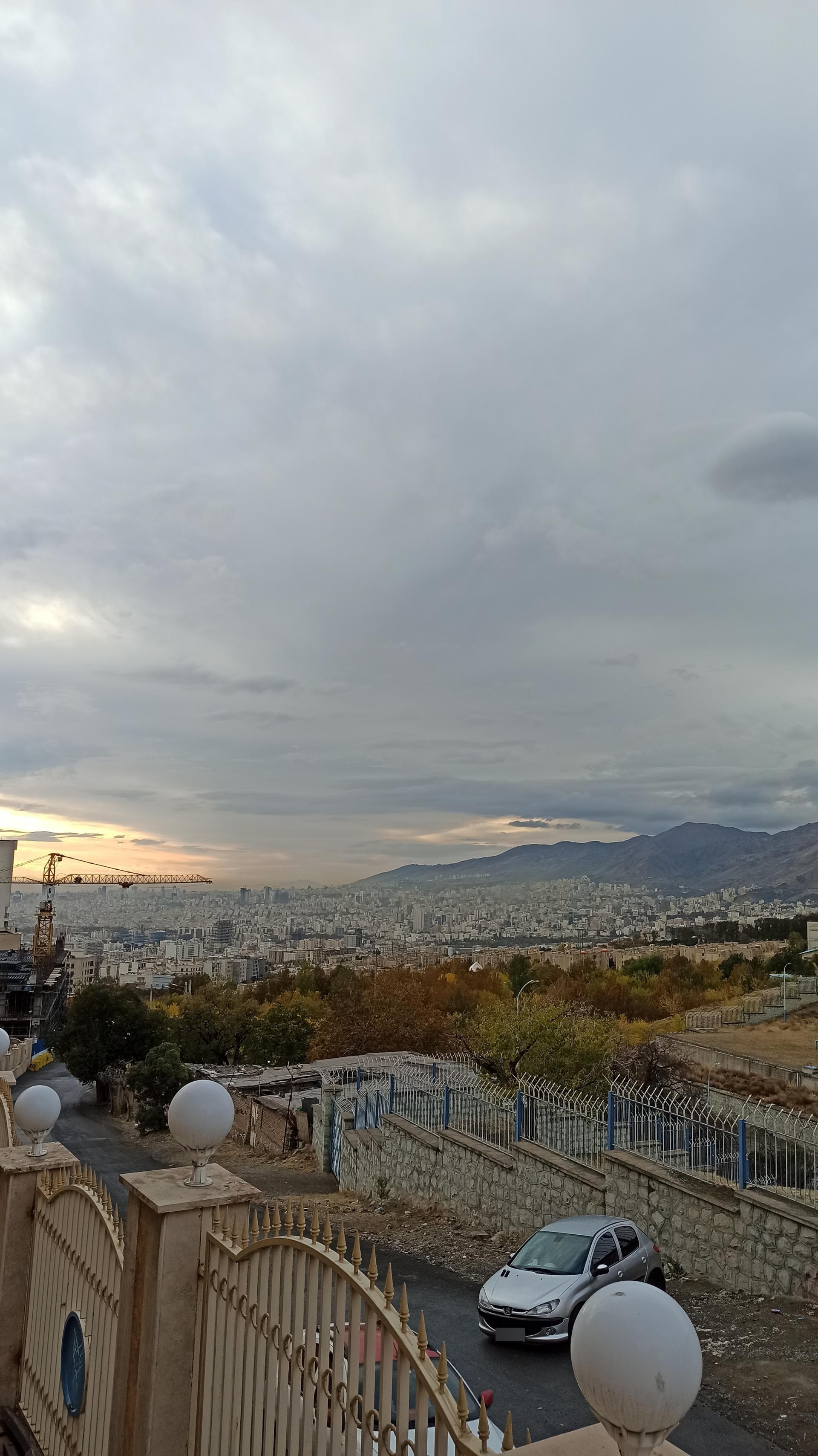 عکس دانشگاه آزاد اسلامی واحد تهران مرکزی