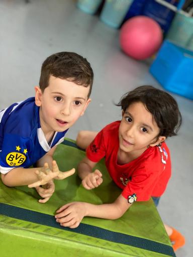 عکس مجموعه ورزشی ایواریا