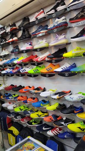 عکس فروشگاه ورزشی 90