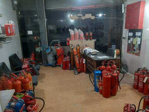 عکس لوازم ایمنی و آتش نشانی بهپرور