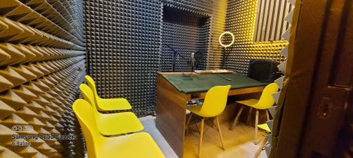 عکس استودیو تی رکس