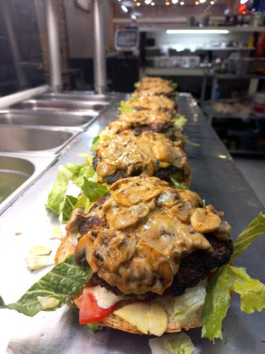 عکس فست‌ فود پسران خوب