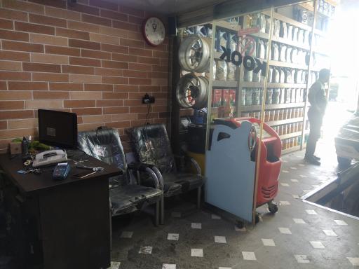 عکس اتوسرویس تک