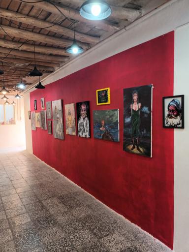 عکس گالری هنری رد وال