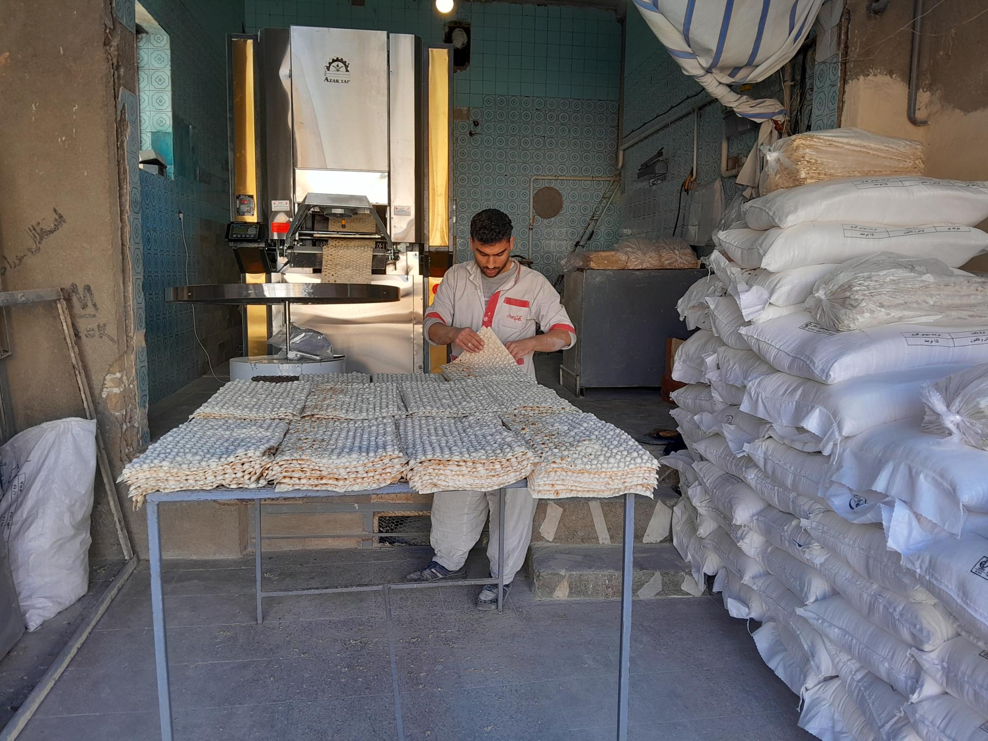 عکس نانوایی لواش تمام اتوماتیک 