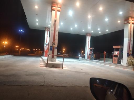 عکس پمپ بنزین شهر سوزا
