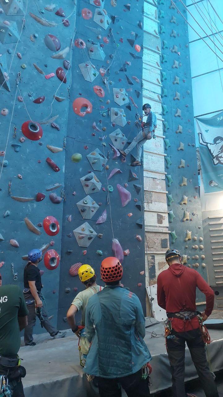 عکس باشگاه سنگنوردی زنده یاد طاهری