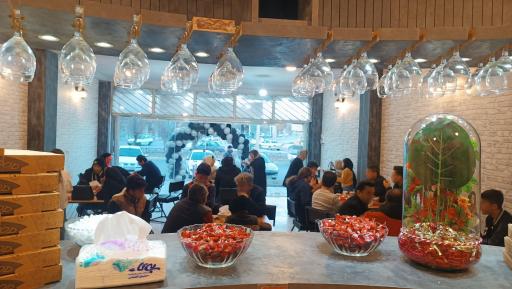 عکس لئون فود شعبه ۲