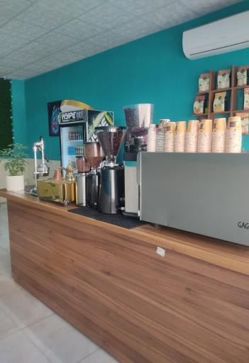 عکس کافی شاپ آقاجون