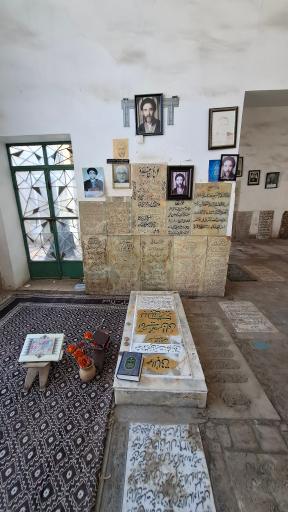 عکس آرامگاه آیت الله محمد حسن الهی طباطبایی