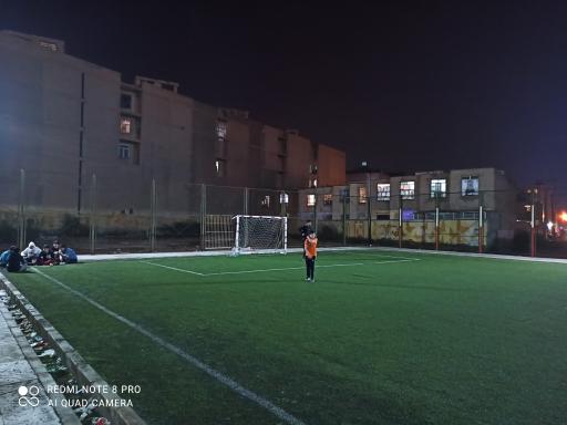 عکس زمین فوتبال چمن مصنوعی