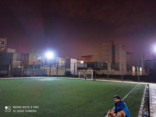 عکس زمین فوتبال چمن مصنوعی