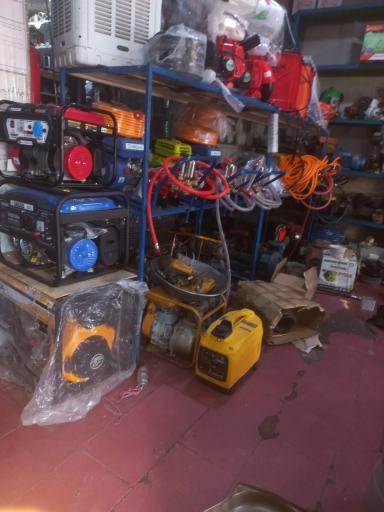 عکس تجهیزات کشاورزی و گلخانه ای مزرعه سبز 