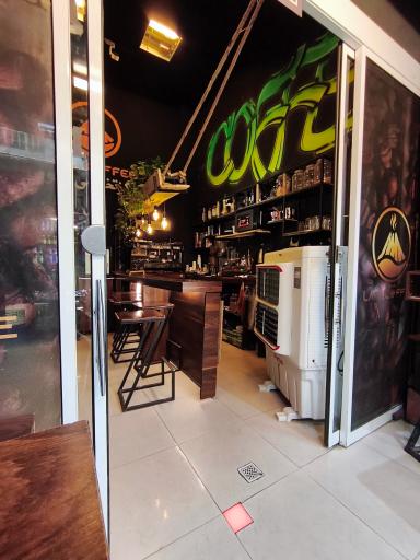 عکس کافه عصرونه لاوا