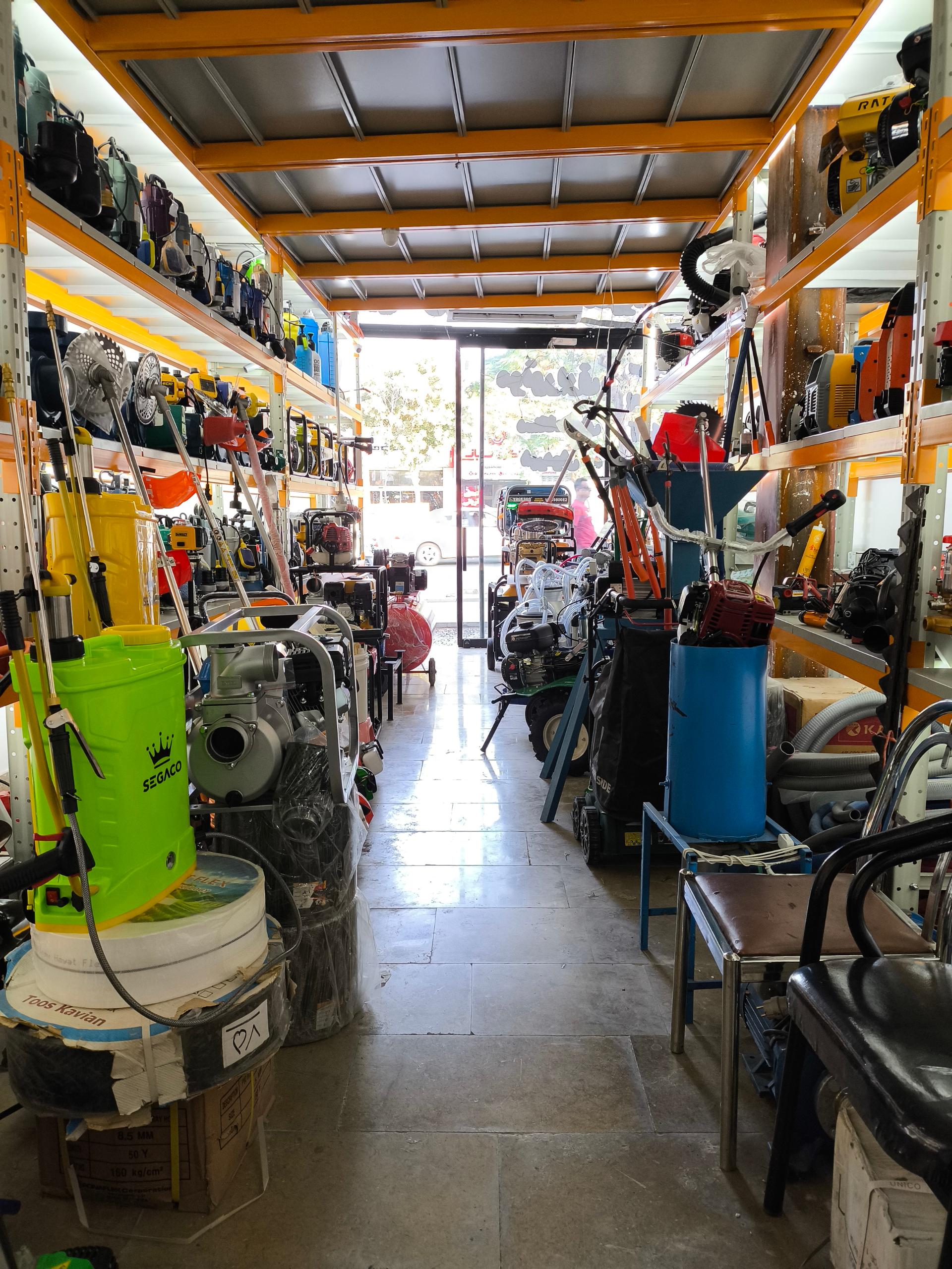 عکس فروشگاه نیکونام کالا 