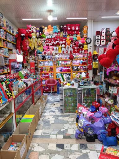 عکس فروشگاه اسباب بازی و لوازم التحریر هاتف