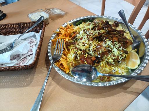 عکس بیرون بر درفش کاویان